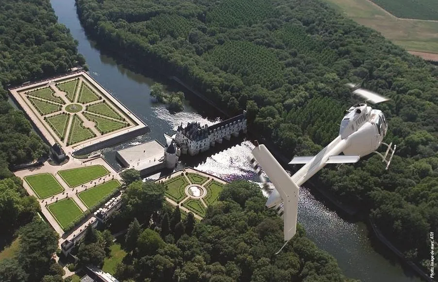 Vol Air Touraine au-dessus des châteaux de la Loire