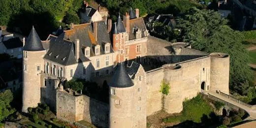 Château de Luynes avec Air Touraine