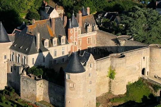 Château de Luynes avec Air Touraine
