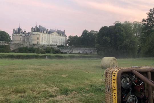 Gonflage montgolfière château du Lude