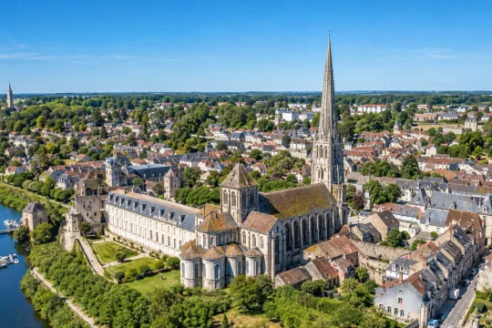 Vol hélicoptère Poitiers - L'Odyssée du Patrimoine Poitevin