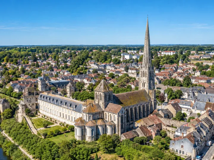 Vol hélicoptère Poitiers - L'Odyssée du Patrimoine Poitevin