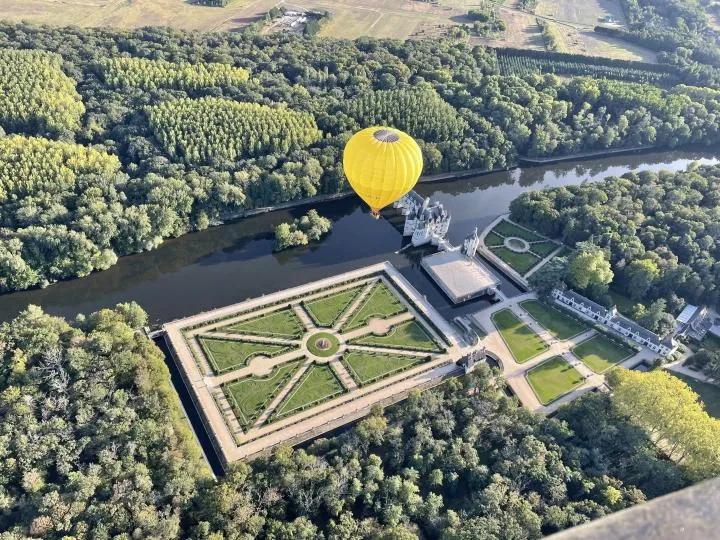 Vuelo en globo aerostático sobre los castillos del Loira desde Amboise