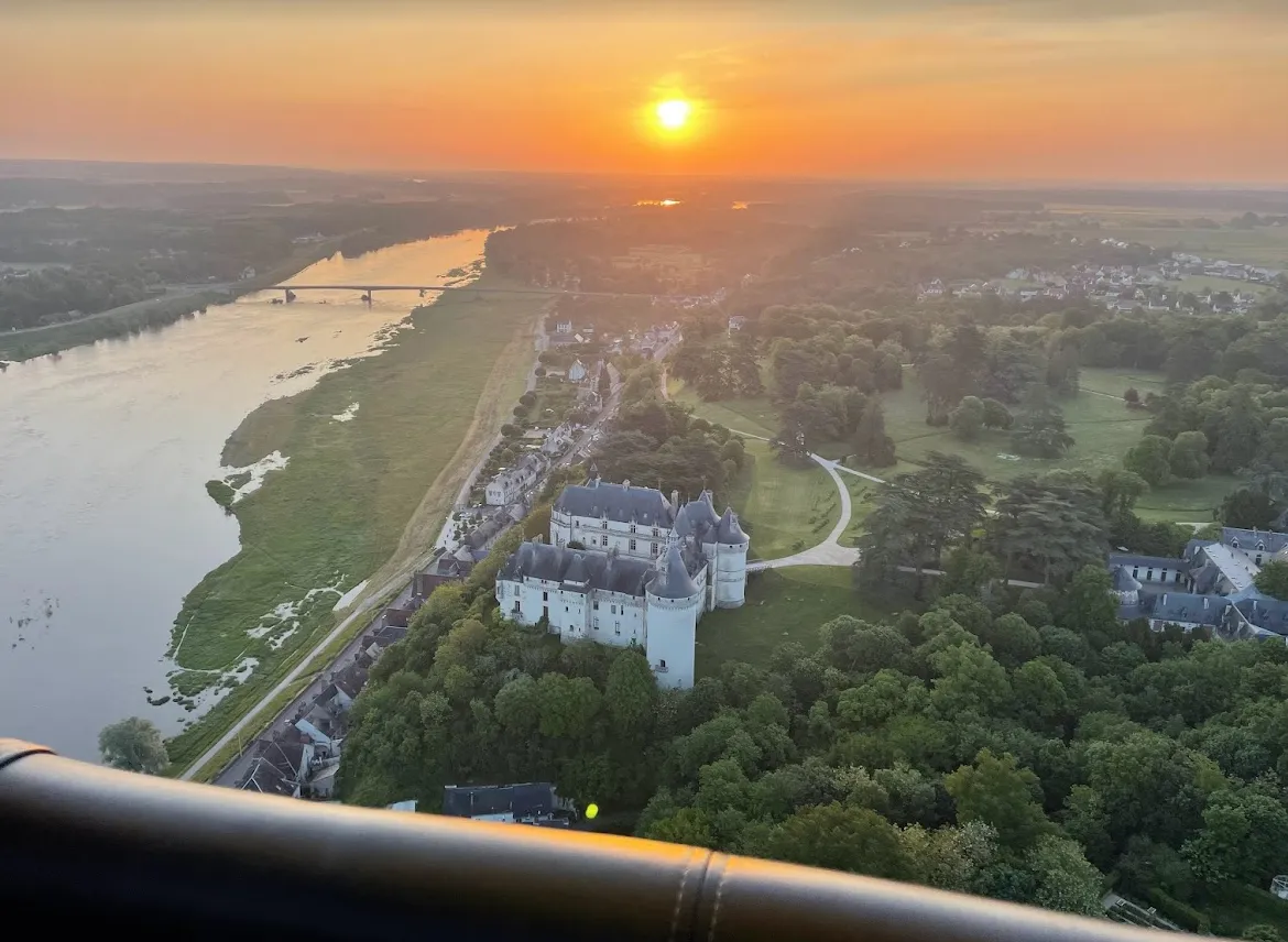 Volo in mongolfiera sui castelli della Loira con partenza da Amboise