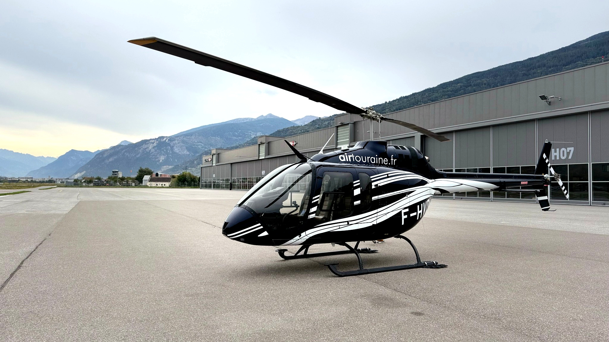 Hélicoptère Bell 505 de la flotte Air Touraine