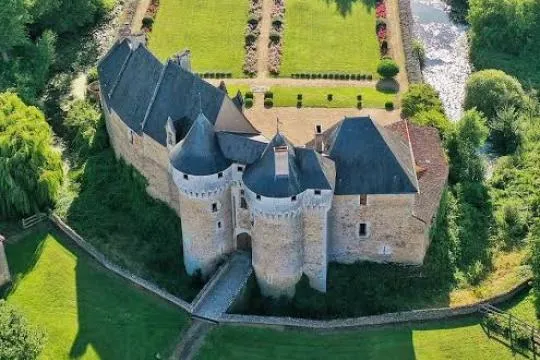 Helikoptervlucht Poitiers – In de voetsporen van Mélusine