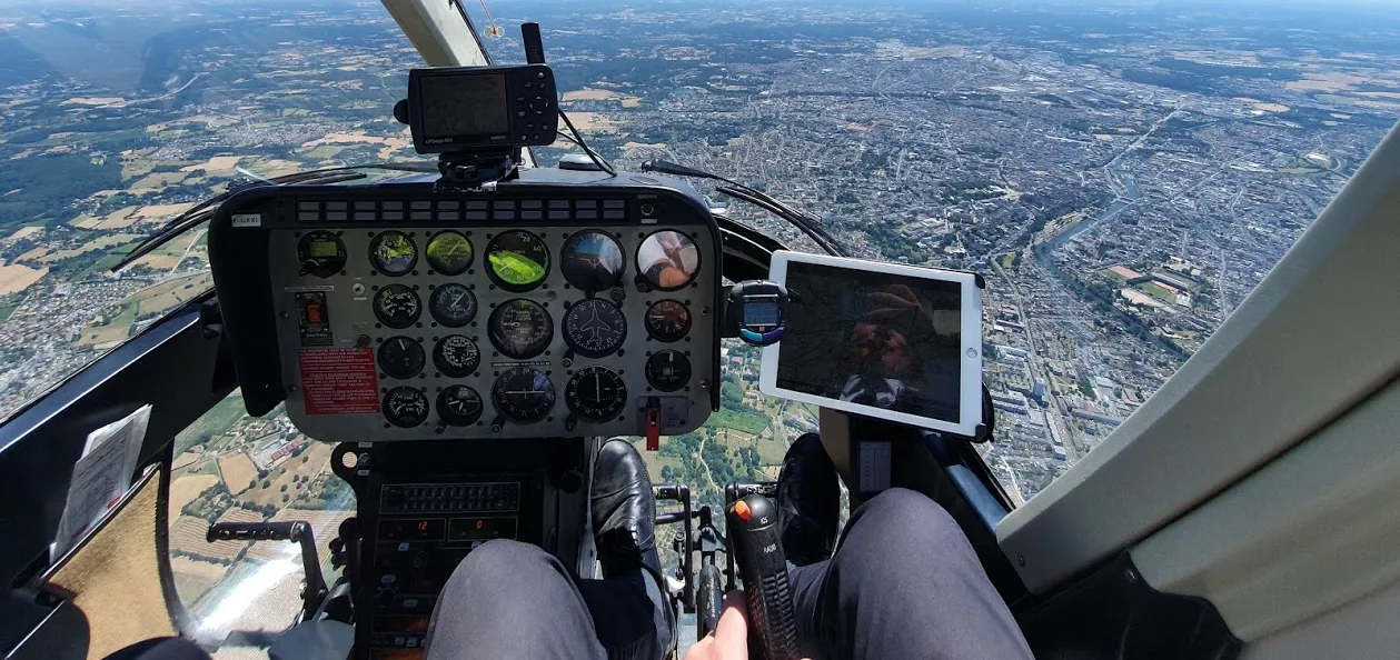 Bell 206 cockpit
